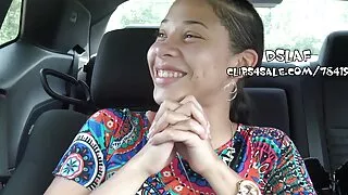 Dolofan femeie se raspandeste picioarele ei si se masturbeaza poze cu fete sexy