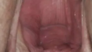 Blonda în ciorapi devine un buzz de poze cu fete sexy la o jucărie sexuală