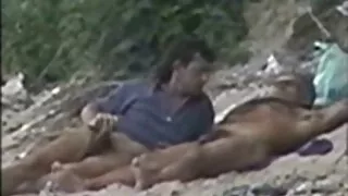 Tânăra soție s-a așezat pe penisul excitat al soțului ei poze cu femei sexi