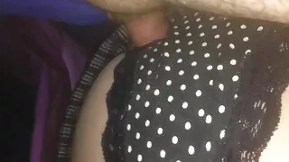 Fată excitat introduce un fruct in poze sexi femei pasarica ei