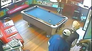 Bruneta printesa poze cu fete sexy freaca Placinta roz pe scaun