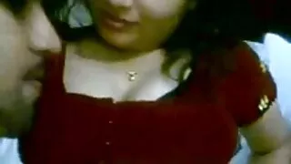 Mama poze cu femei sexi Insertii vibrator în păsărică păros