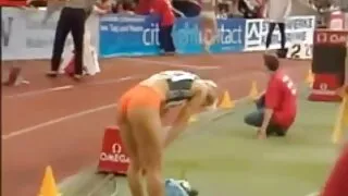 Foame femeie în mod activ devine un vibrator imens in poze femei sexy pasarica ei